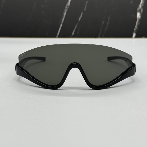 NEW GG1650S 001 GUCCI BLACK SHIELD WOMEN GUCCI SUNGLASSES - Picture 4 of 11